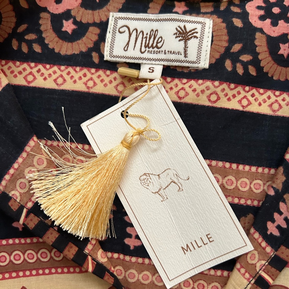 ****NWT*****Mille Resort & Travel Patterned Top